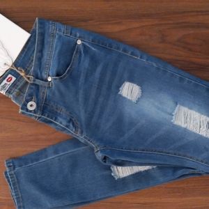 What About Me! Skinny Distressed Jeans Size 5/6